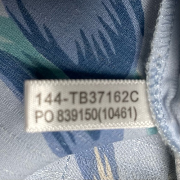 Tommy Bahama Classic Silk Camp Shirt Men’s L
Camp Tropical Dad - Picture 9 of 13